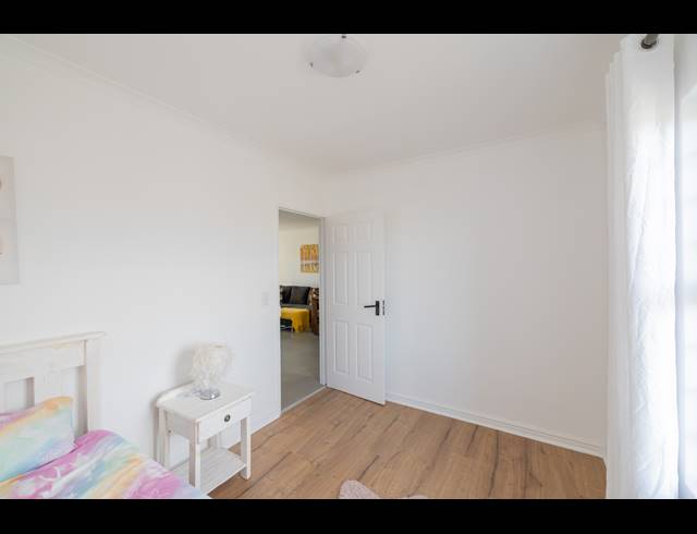 3 BEDROOM FREEHOLD FOR SALE IN SILVERSANDS